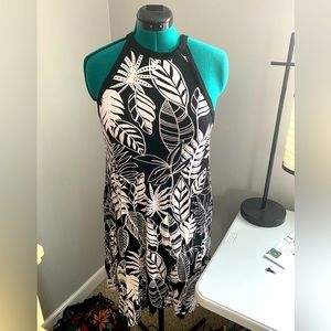 Old Navy size M summer dress or beach cover up! Black and white high neck line